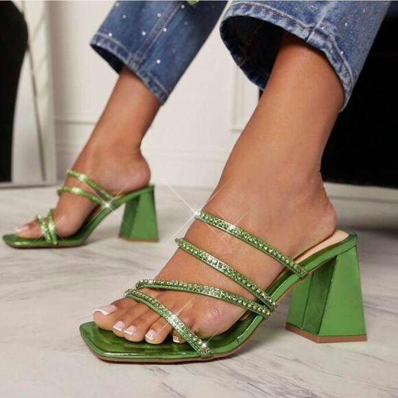 BRAND NEW UNILODY MULTI-STRAP SLIP-ON SQUARE TOE BLOCK  HEEL SANDAL - Picture 1 of 16